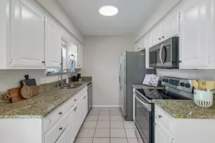 445 Parkridge Blvd, Burleson, TX 76028 - Photo 11