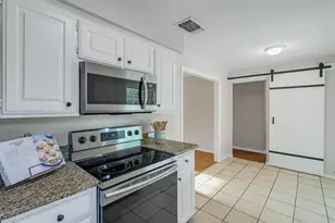 445 Parkridge Blvd, Burleson, TX 76028 - Photo 15