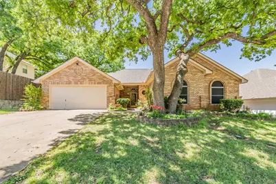 702 Jonathan Drive, Euless, TX 76040 - Photo 1