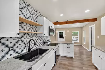 712 SE 18th Street, Mineral Wells, TX 76067 - Photo 1