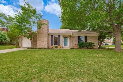 1041 S Riverside Drive, Grapevine, TX 76051 - Photo 1