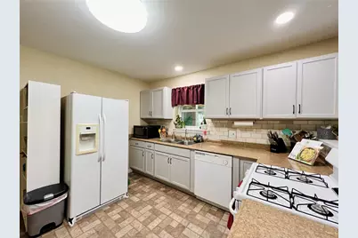 310 W 15th Street, Irving, TX 75060 - Photo 19