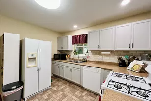 310 W 15th St, Irving, TX 75060 - Photo 19