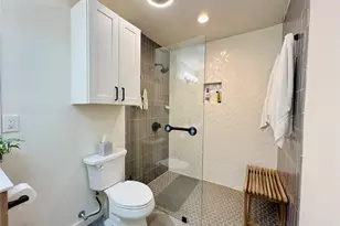 310 W 15th St, Irving, TX 75060 - Photo 11