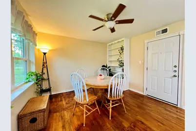 310 W 15th Street, Irving, TX 75060 - Photo 23