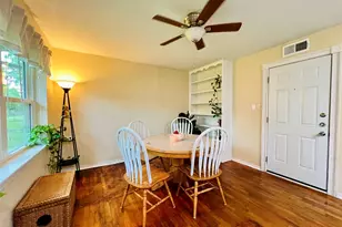 310 W 15th St, Irving, TX 75060 - Photo 23