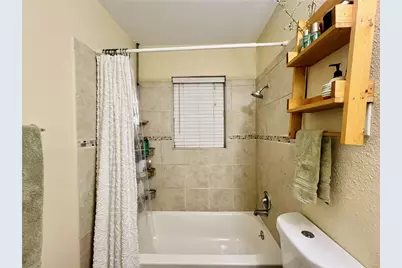 310 W 15th Street, Irving, TX 75060 - Photo 17
