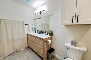 310 W 15th St, Irving, TX 75060 - Photo 13