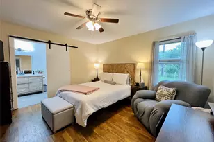 310 W 15th St, Irving, TX 75060 - Photo 7
