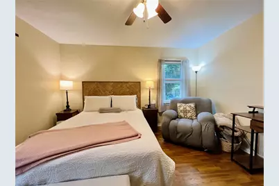 310 W 15th Street, Irving, TX 75060 - Photo 9