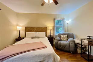 310 W 15th St, Irving, TX 75060 - Photo 9