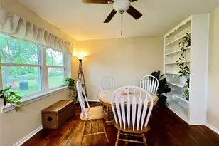 310 W 15th St, Irving, TX 75060 - Photo 25