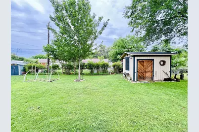 310 W 15th Street, Irving, TX 75060 - Photo 29