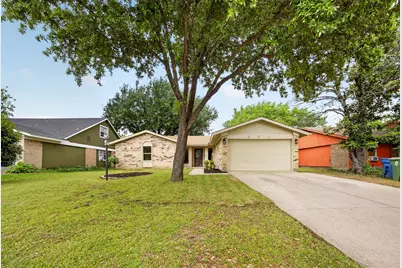 562 Kent Drive, Lewisville, TX 75067 - Photo 1