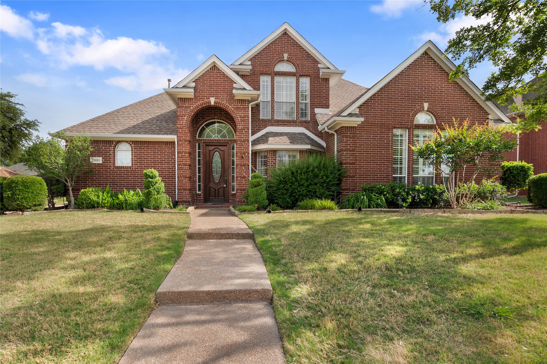 1301 Meadow Cove Ct, Carrollton, TX 75007 - MLS 21246670 - Coldwell Banker