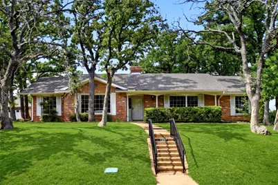 2907 Lakeshore Court, Arlington, TX 76013 - Photo 1