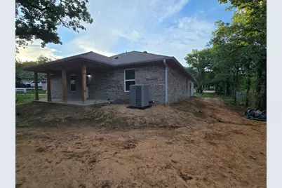 203 NW 32nd Street, Mineral Wells, TX 76067 - Photo 5