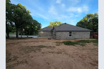 203 NW 32nd Street, Mineral Wells, TX 76067 - Photo 3