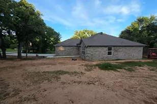 203 NW 32nd St, Mineral Wells, TX 76067 - Photo 3