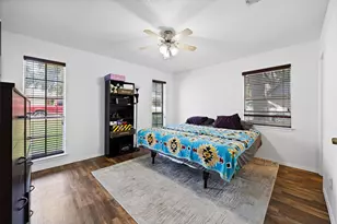 2010 Warwick Dr, Arlington, TX 76015 - Photo 15