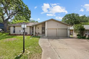 2010 Warwick Dr, Arlington, TX 76015 - Photo 3