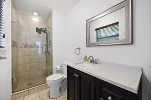 2010 Warwick Dr, Arlington, TX 76015 - Photo 17