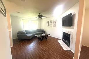 1212 Eagle Lake Dr, Azle, TX 76020 - Photo 3