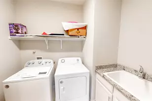 9828 Michael Irvin St, Irving, TX 75063 - Photo 23