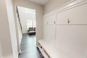 9828 Michael Irvin St, Irving, TX 75063 - Photo 19