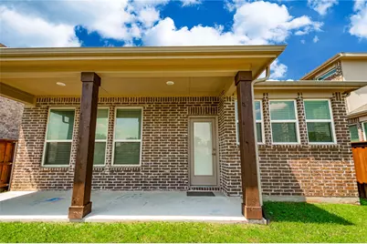 9828 Michael Irvin Street, Irving, TX 75063 - Photo 27