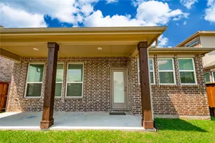 9828 Michael Irvin St, Irving, TX 75063 - Photo 27