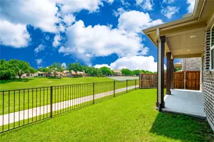 9828 Michael Irvin St, Irving, TX 75063 - Photo 29