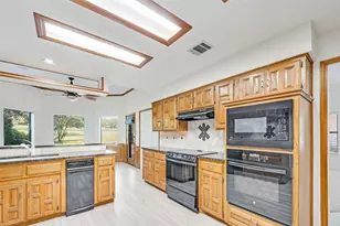 3 Oak Village Ct, Trophy Club, TX 76262 - Photo 15