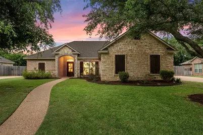 513 Kings Row, Woodway, TX 76712 - Photo 1