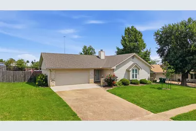200 E San Benito Drive, Robinson, TX 76706 - Photo 1