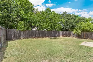 4033 Carver Ct, Irving, TX 75061 - Photo 19