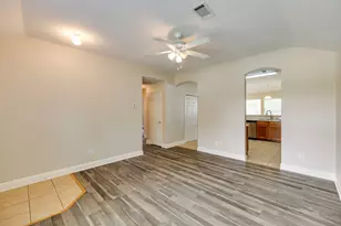 4033 Carver Ct, Irving, TX 75061 - Photo 3