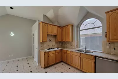 9726 Windy Hollow Drive, Irving, TX 75063 - Photo 27