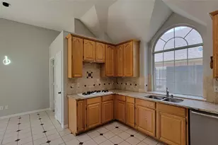 9726 Windy Hollow Dr, Irving, TX 75063 - Photo 27