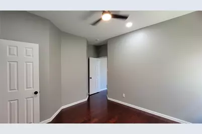 9726 Windy Hollow Drive, Irving, TX 75063 - Photo 15
