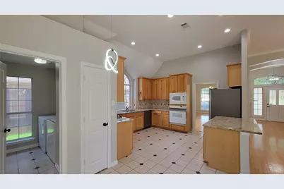 9726 Windy Hollow Drive, Irving, TX 75063 - Photo 7
