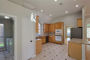 9726 Windy Hollow Dr, Irving, TX 75063 - Photo 7