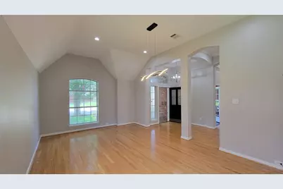 9726 Windy Hollow Drive, Irving, TX 75063 - Photo 3