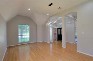 9726 Windy Hollow Dr, Irving, TX 75063 - Photo 3
