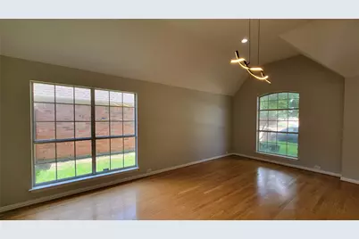 9726 Windy Hollow Drive, Irving, TX 75063 - Photo 25