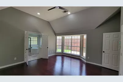 9726 Windy Hollow Drive, Irving, TX 75063 - Photo 17