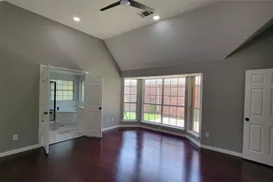 9726 Windy Hollow Dr, Irving, TX 75063 - Photo 17