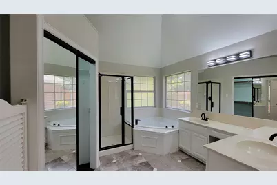 9726 Windy Hollow Drive, Irving, TX 75063 - Photo 21