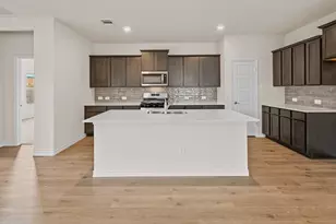 7086 Bison Creek Ln, Garland, TX 75043 - Photo 7