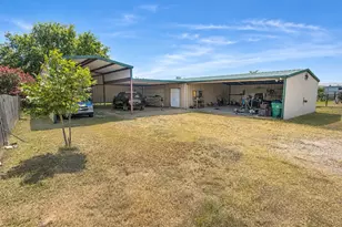 9805 Heritage Pkwy, West, TX 76691 - Photo 11
